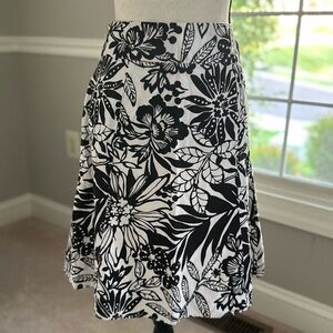 GAP floral skirt black & cream, A-line skirt Womens size 4 Linen & Cotton